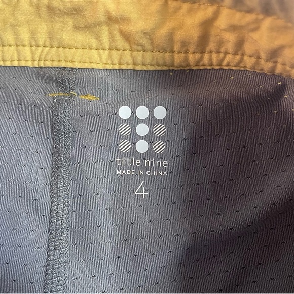 Title Nine Women's Skirt With Built-In Shorts Yellow Size 4 - Picture 2 of 7
